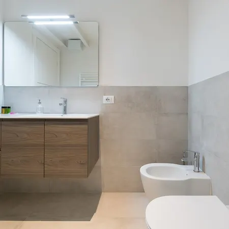 Apartment Masai - One Bedroom Flat 1st Floor By Train Station