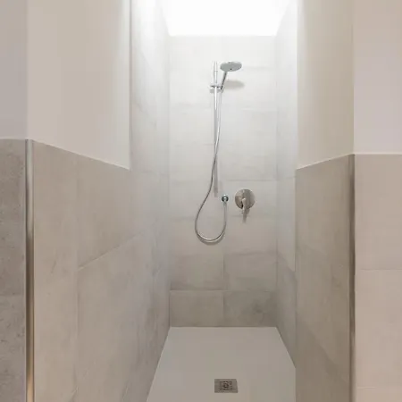 Apartment Masai - One Bedroom Flat 1st Floor By Train Station