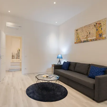 Masai - One Bedroom Flat 1st Floor By Train Station * Floransa